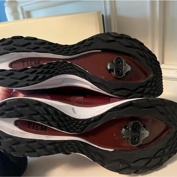 TIEM Slipstream Cycling Shoes in Merlot sz 8 - Picture 6 of 9